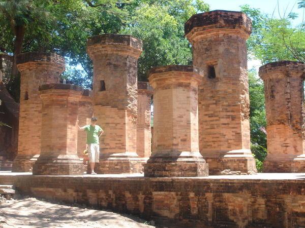 Pillars at Po Nagar Cham Towers
