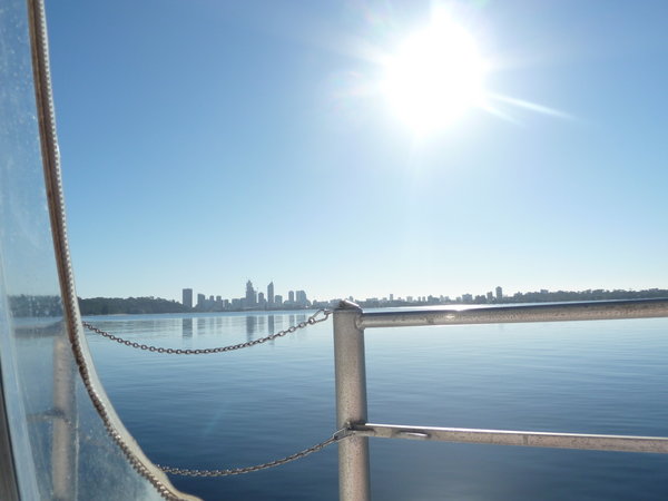 skyline von Perth von der faehre aus =)