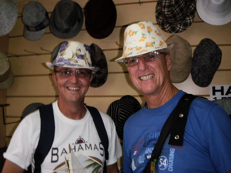 Luc et Serge : boutique de chapeaux à Nassau