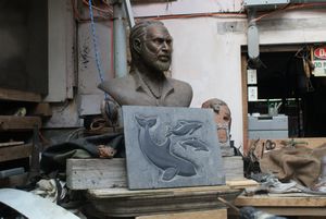 Le sculpteur Randloph Johnston