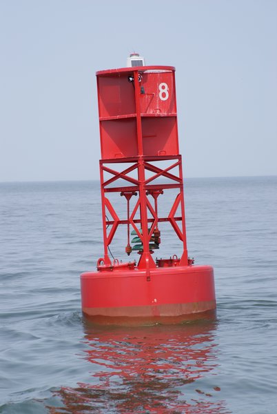Bouées de navigation sur la mer