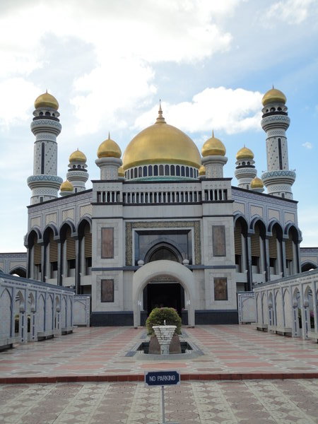 Jame'asr Hassanil Bolkiah Mosque...