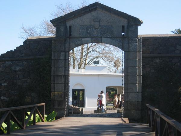 Puerta Del Campo, entrance to the old town of Colonia