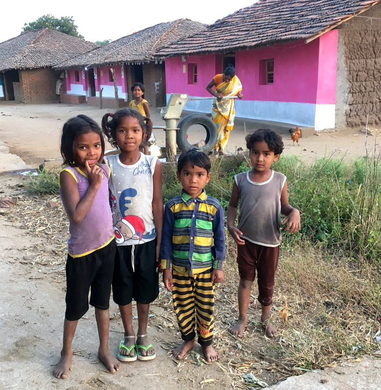 Children in village near Tathastu Lodge