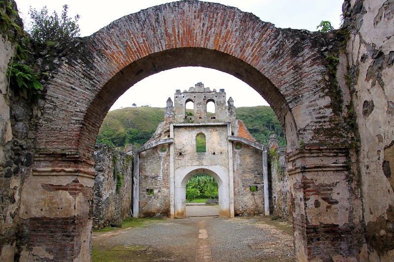 Ujarras Ruins