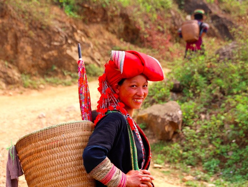 Red Dao Lady