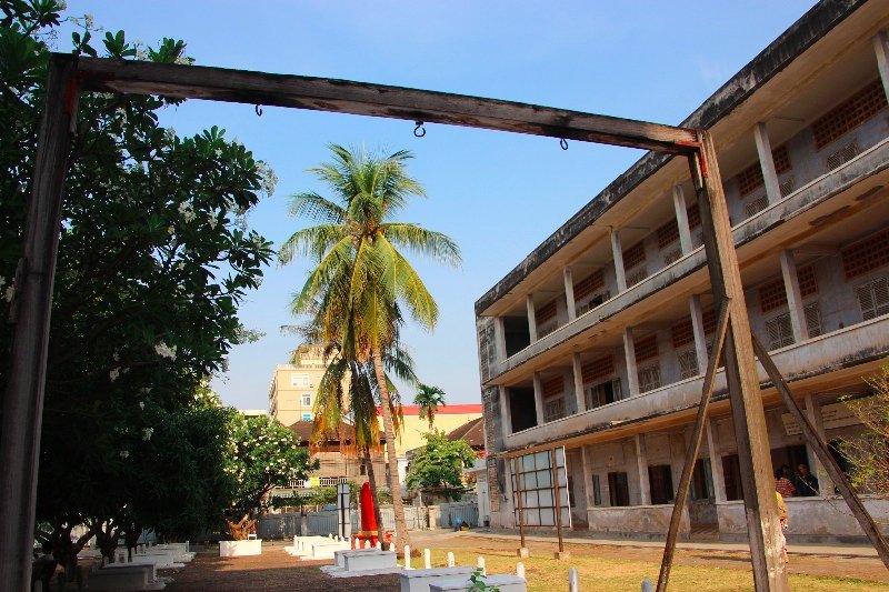Tuol Sleng Museum - cells, gallows and graves