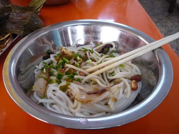 Guilin Rice noodles - with unidentified meat