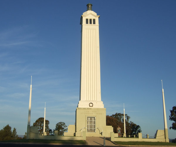 Parkes War Memorial and Lookout
