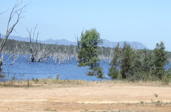 Rocklands Water with the Grampians in the background