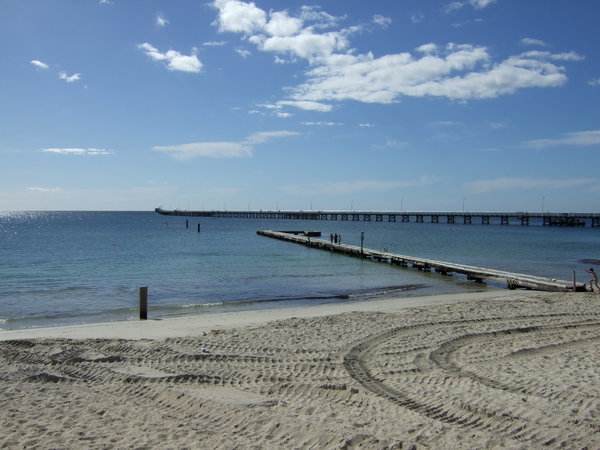 Busselton Jetty disappears into the distance