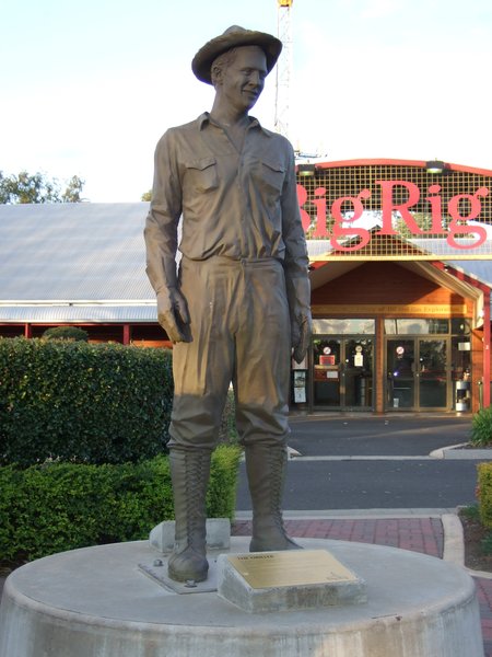 Statue of John Machado, an American, who came to Australia in 1923