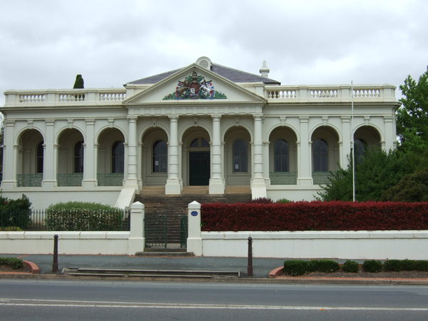 Yass Court House - a reminder of past prosperity