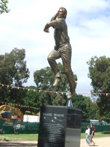 Brand new statue to Shane Warne - unveiled on the 26th December