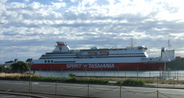 Safely on Tassie soil we could look back at the ferry in Devonport harbour