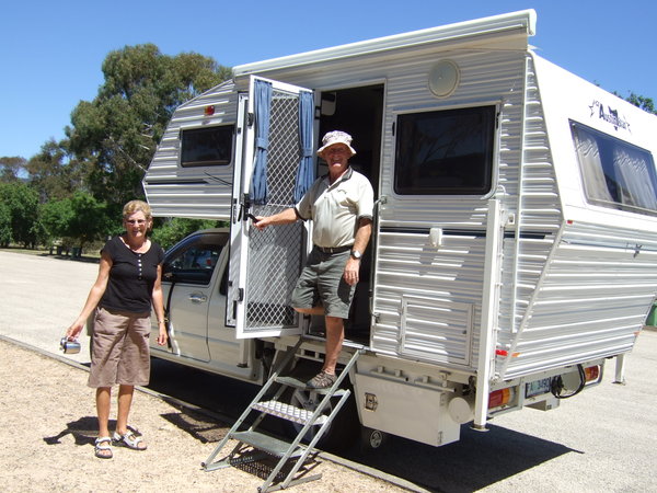 Helen and Frank who we met in the caravan park in Wangaratta