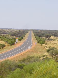 Road to Uluṟu-Kata Tjuṯa National Park