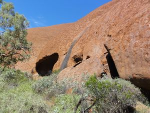 Uluru - caves