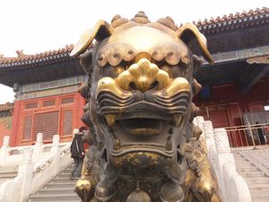 Lion outside Hall of heavenly Purity