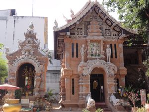 Wot Mok Molee - Shrine