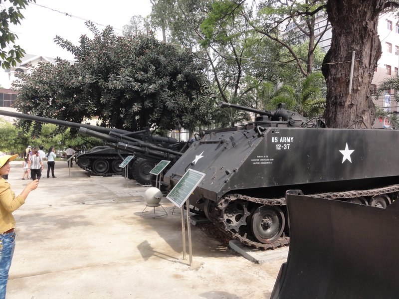 War Remnants Museum - heavy machines