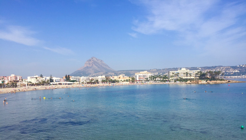 Der Sandstrand Arenal.