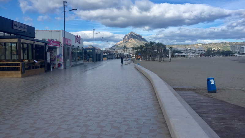 Die Promenade vom Arenal Strand.