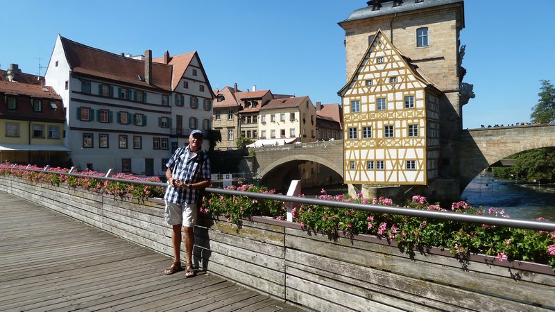 Der "berühmte Bamberger" vor dem Rathaus