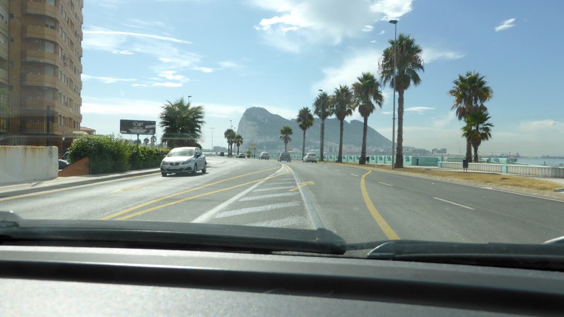 Der Felsen von Gibraltar kommt in Sicht.