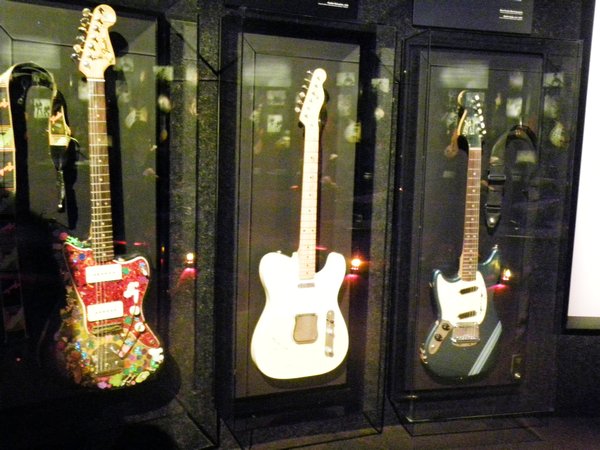 J. Mascus, Kinks, etc. Guitars