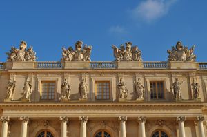 Statues on top of Versailles