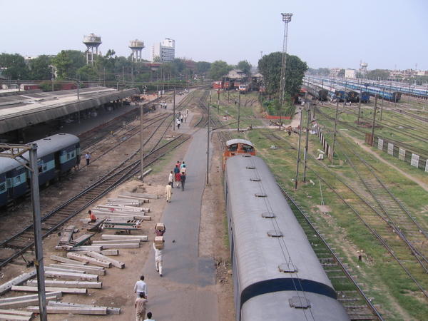 Delhi railway track