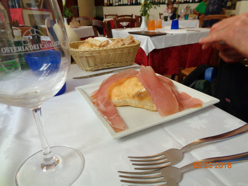 Pasta Fritta e Proscuitto Toscana