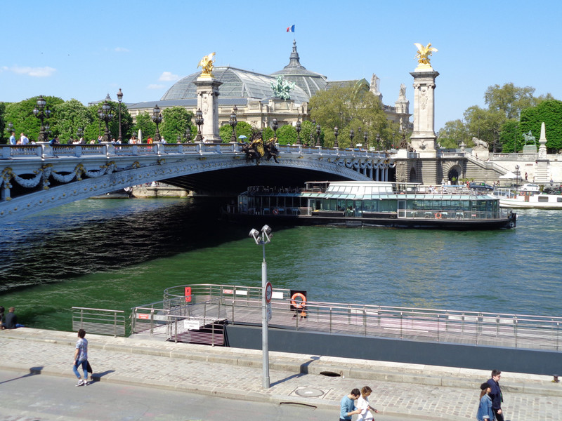 Walk along the Seine