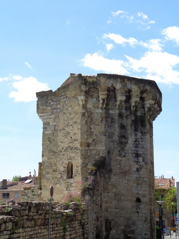 What remains of the outer wall of Aix