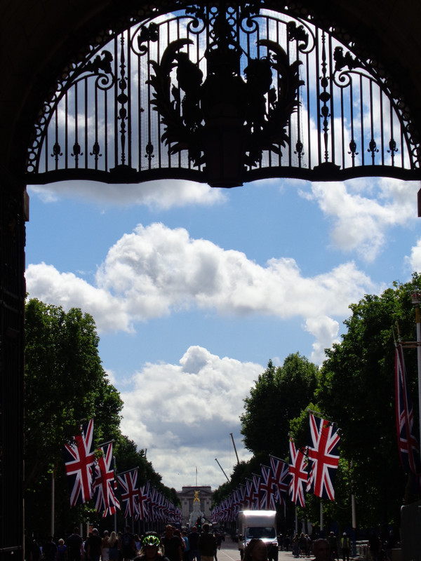 Blvd to Buckingham Palace