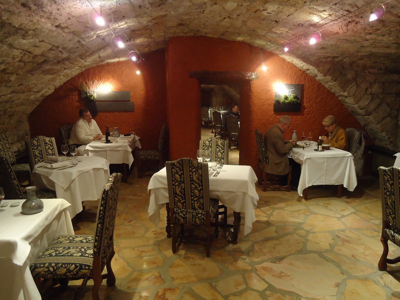 Inside Dining at the Chateau