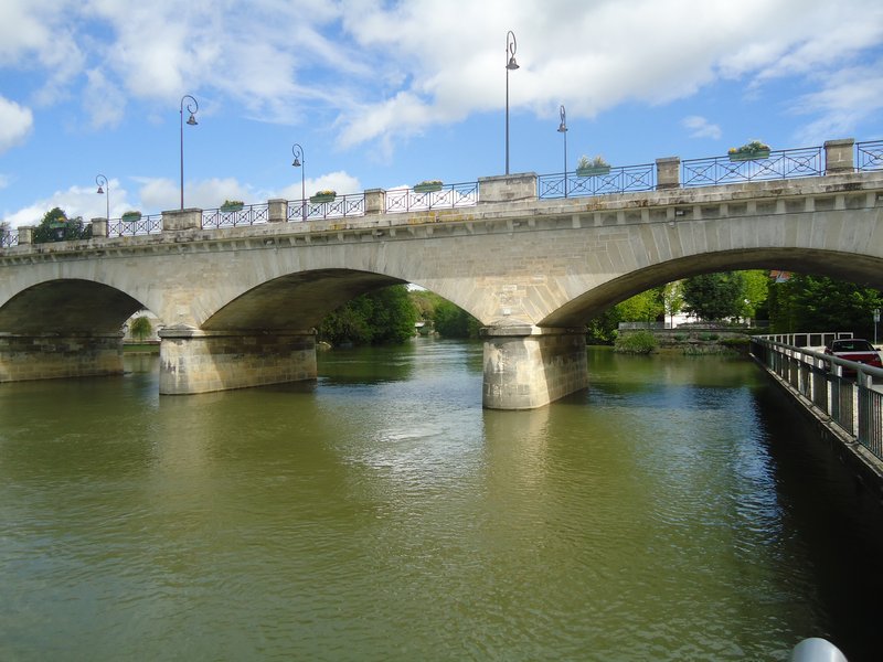 The bridge to Old Cognac