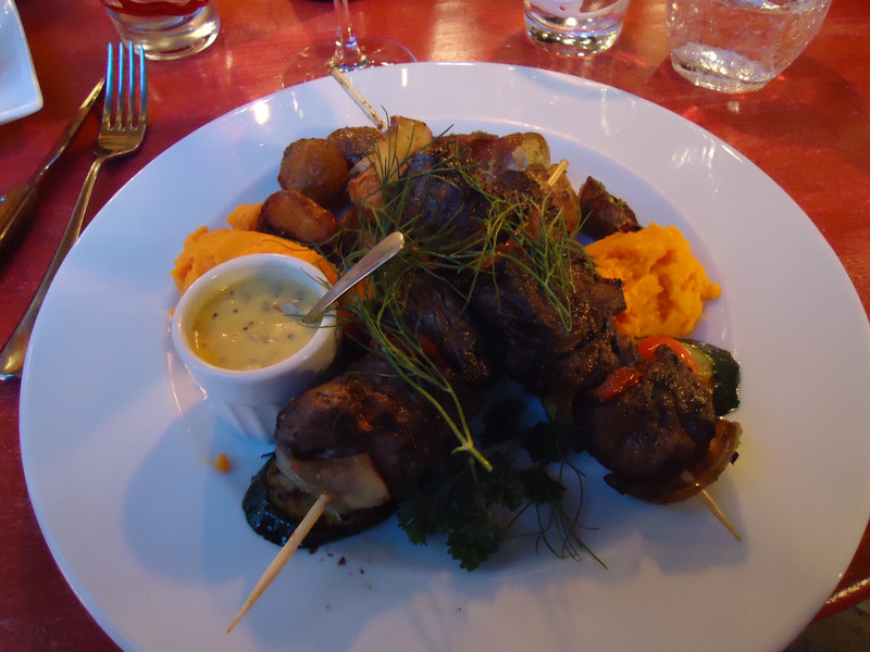 Skewers with Bearnaise