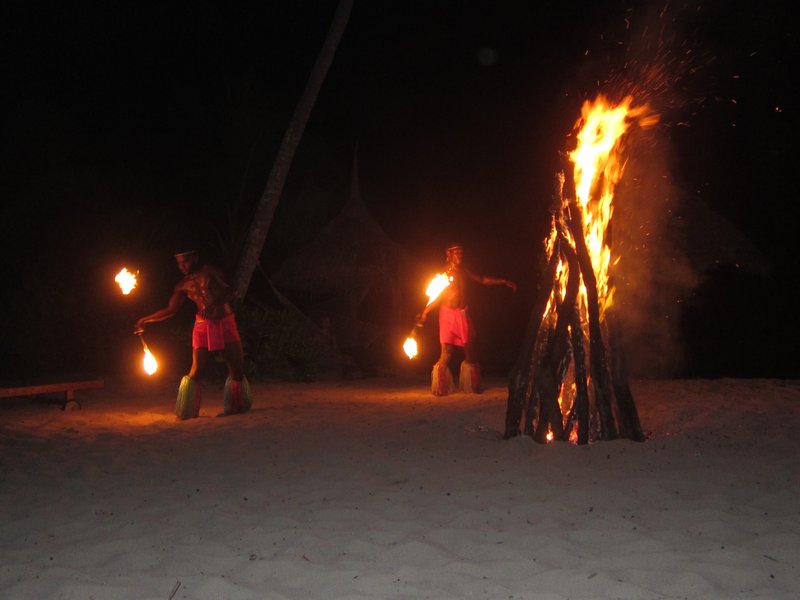 Fire dance and bonfire - Octopus