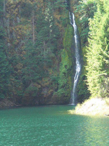Waterfalls in the lagoon at Cougar Hot Springs
