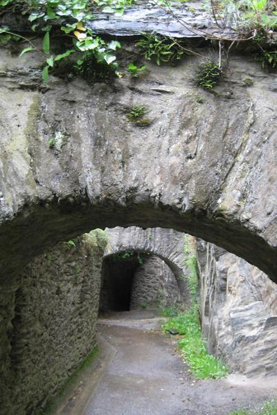 [13] Tunnels, Burg Rhinefels 