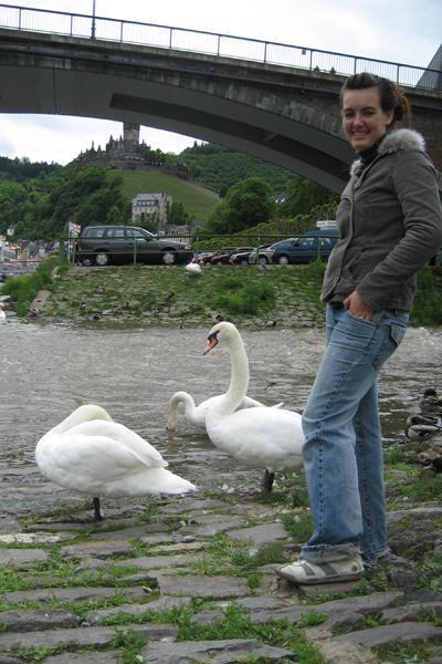 [12] Danni and the Swans 