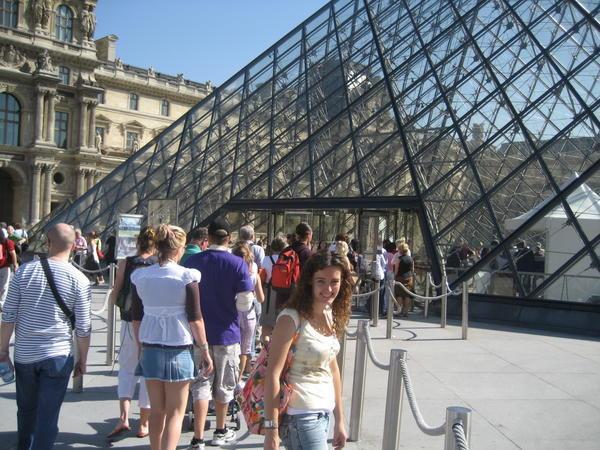 Danni in line at the Louvre