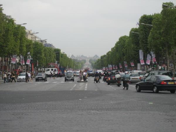 Peak hour traffic and the Louvre