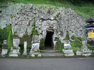 Elephant Cave (11th century)