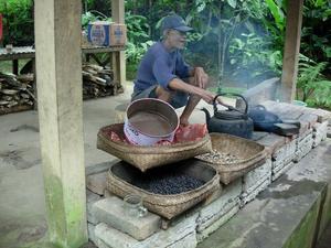 Roasting coffee (the plantation at which I tried coffee for the first time)