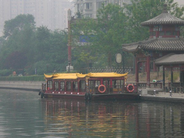 Boat ride from Beijing Zoo to Summer Palace