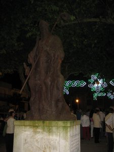 Statue in Catoira's man plaza