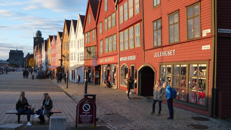 Bryggen (obligatory postcard shot)